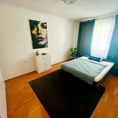 Canas Zelena Апартаменты Римавска-Собота